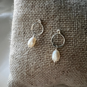 PEARL DROP EARRINGS